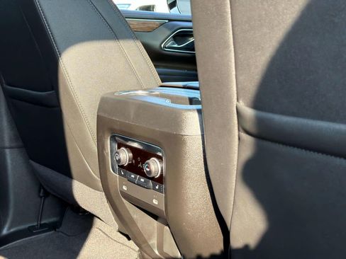 Used 2024 Chevrolet Tahoe High Country AWD/4WD image 15