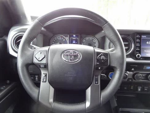 Used 2022 Toyota Tacoma TRD Off-Road w/ Technology Package image 13