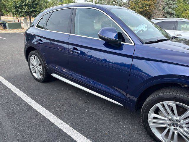 Used 2018 Audi Q5 2.0T Premium Plus w/ Premium Plus Package AWD/4WD image 2