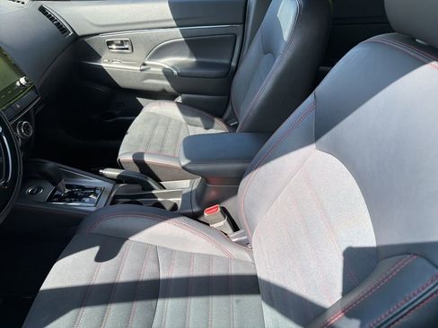 Used 2025 Mitsubishi Outlander Sport SE AWD/4WD image 5