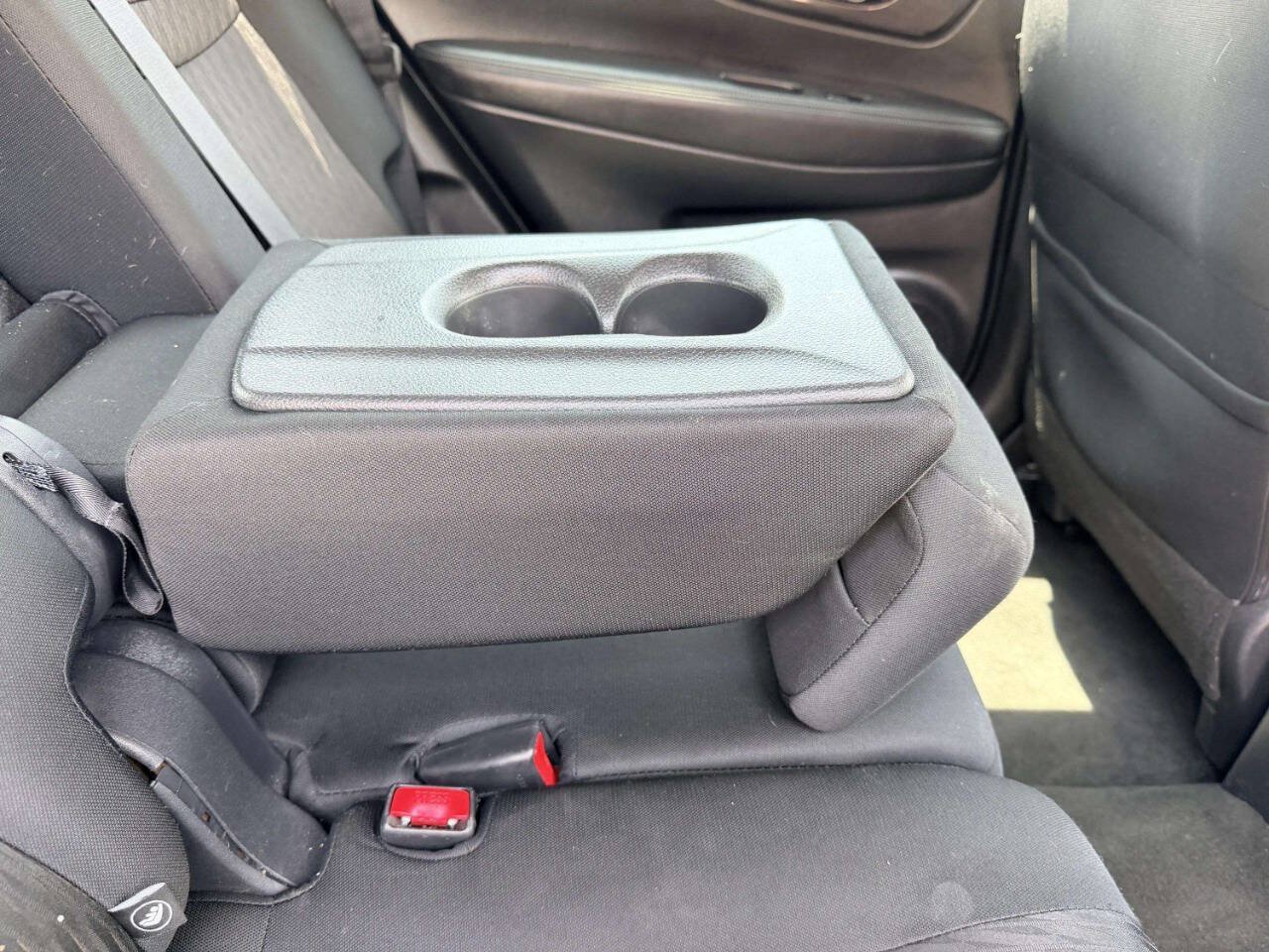 Used 2017 Nissan Rogue SV AWD/4WD image 27