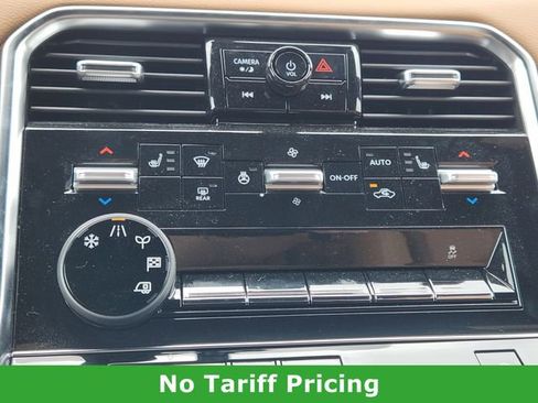 Used 2025 Nissan Armada SL image 18