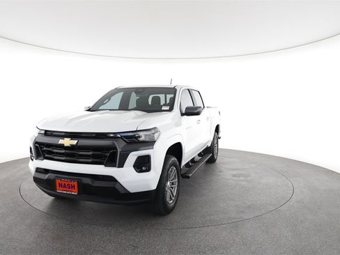Used 2024 Chevrolet Colorado LT w/ LT Convenience Package III image 3