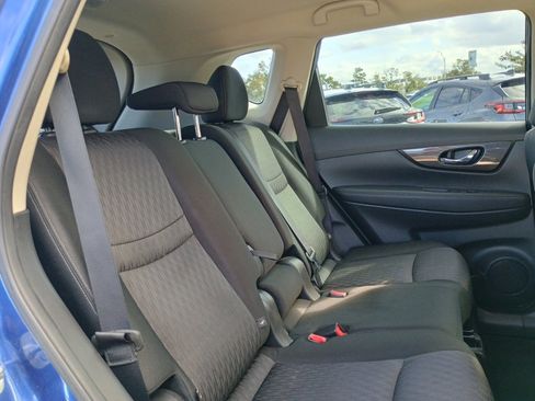 Used 2018 Nissan Rogue S image 20