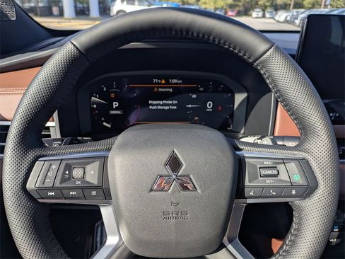 New 2025 Mitsubishi Outlander SEL image 29