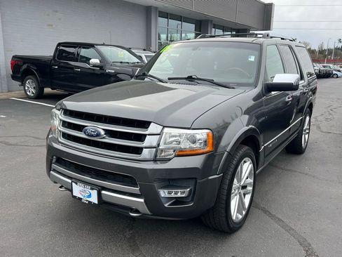 Used 2015 Ford Expedition Platinum image 4