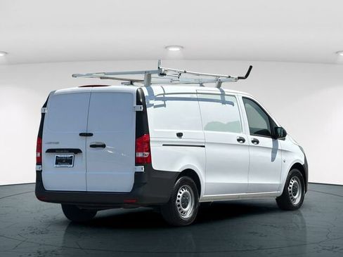 Used 2023 Mercedes-Benz Metris image 7