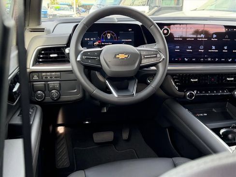 New 2026 Chevrolet Suburban LT w/ Comfort Package image 8