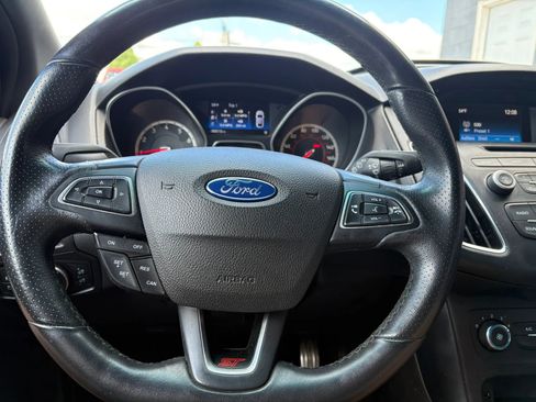 Used 2017 Ford Focus ST FWD image 22