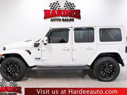 Used 2021 Jeep Wrangler Unlimited Sahara AWD/4WD image 1