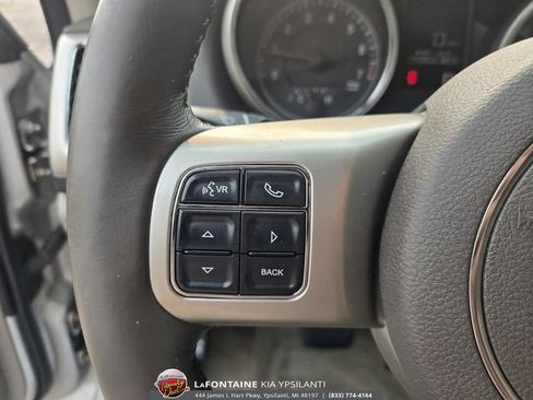 Used 2011 Jeep Grand Cherokee Laredo AWD/4WD image 20