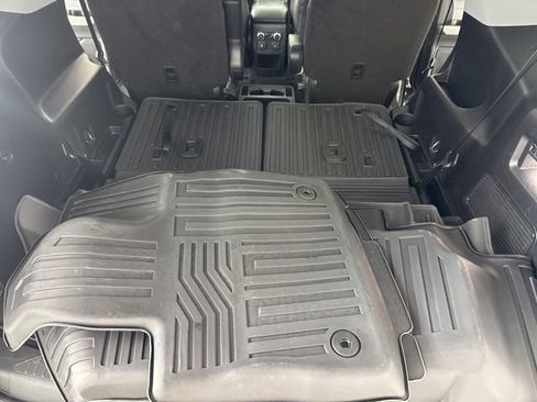 Used 2021 Ford Explorer XLT w/ Equipment Group 202A image 33