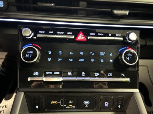 Used 2024 Hyundai Santa Fe Calligraphy image 17