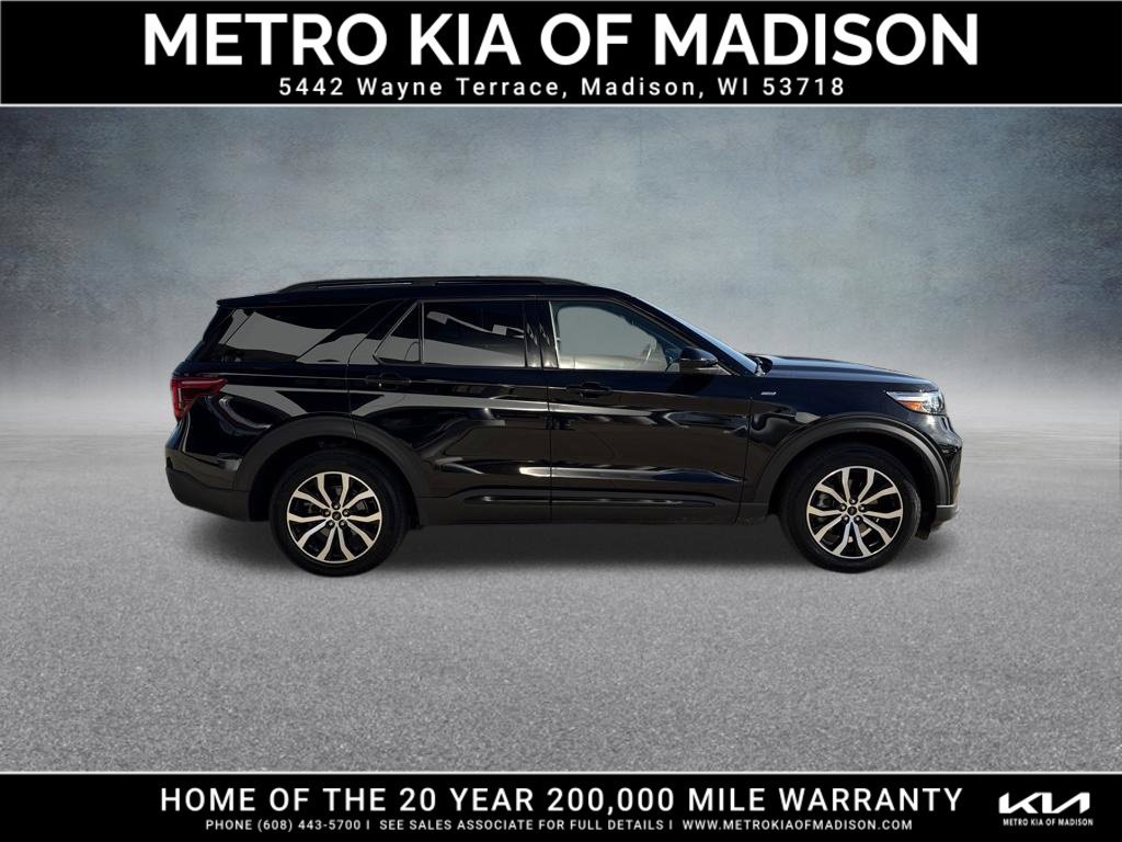 Used 2023 Ford Explorer ST-Line w/ Class IV Trailer Tow Package AWD/4WD image 8