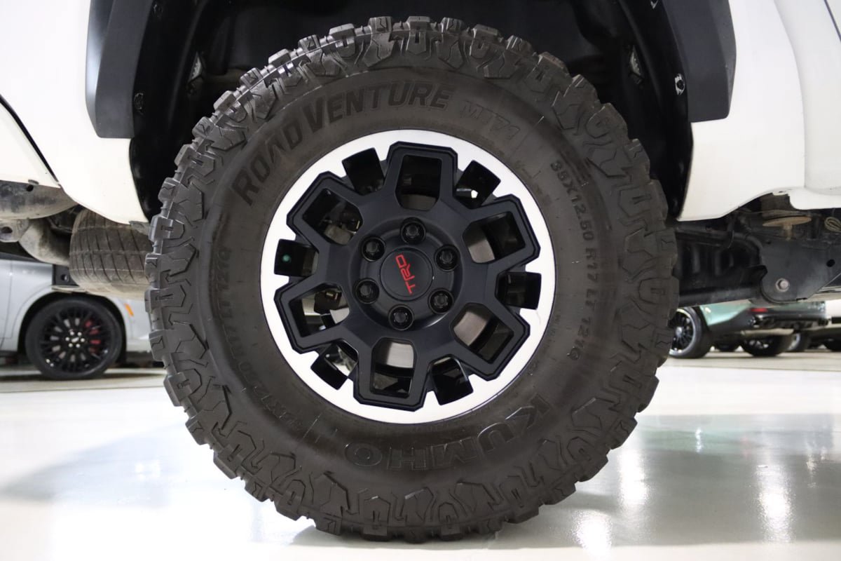 Used 2024 Toyota Tacoma TRD Off-Road AWD/4WD image 75