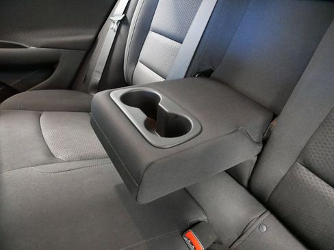 Used 2020 Chevrolet Malibu LT image 11