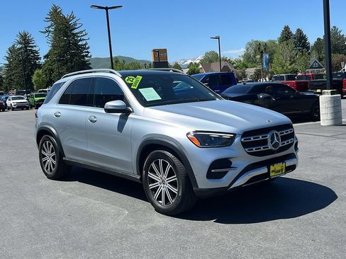 Used 2025 Mercedes-Benz GLE 450 4MATIC image 3