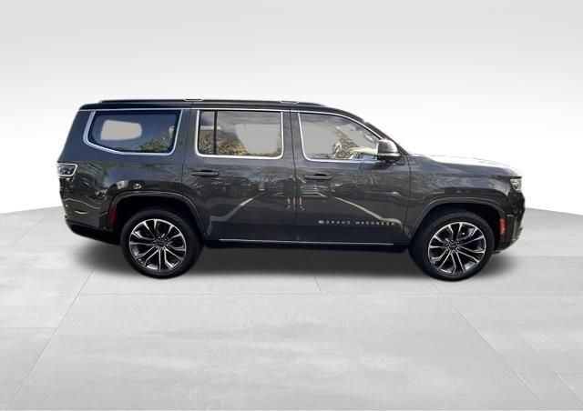 Used 2023 Jeep Grand Wagoneer Series III AWD/4WD image 9