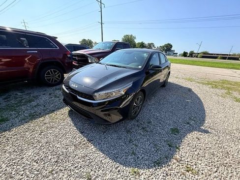 Used 2024 Kia Forte LXS w/ LXS Technology Package FWD image 4
