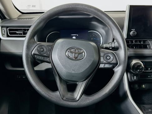 Used 2025 Toyota RAV4 XLE image 18