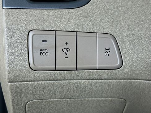 Used 2016 Hyundai Elantra SE FWD image 17