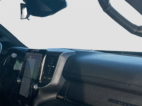 Used 2024 RAM 2500 Limited image 31