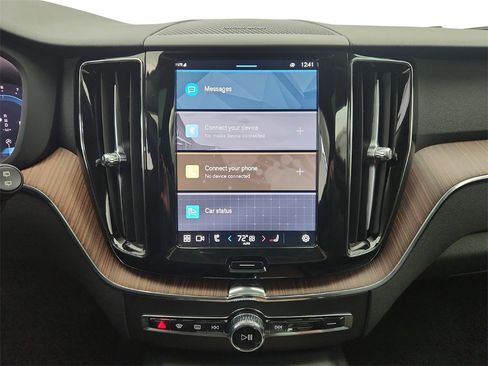 Used 2024 Volvo XC60 B5 Plus image 17