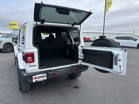Used 2023 Jeep Wrangler Altitude image 14