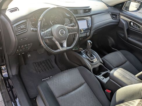Used 2017 Nissan Rogue SV image 16