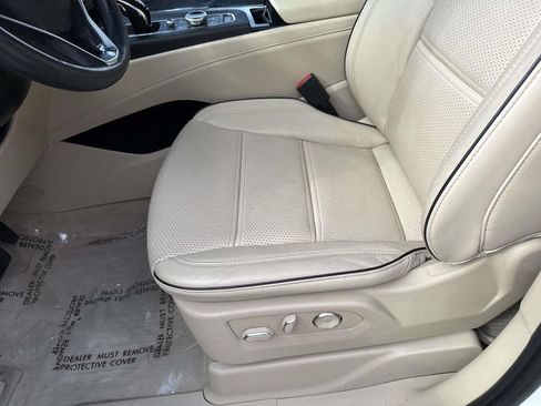 Used 2023 Cadillac Escalade Premium Luxury w/ Performance Package AWD/4WD image 30