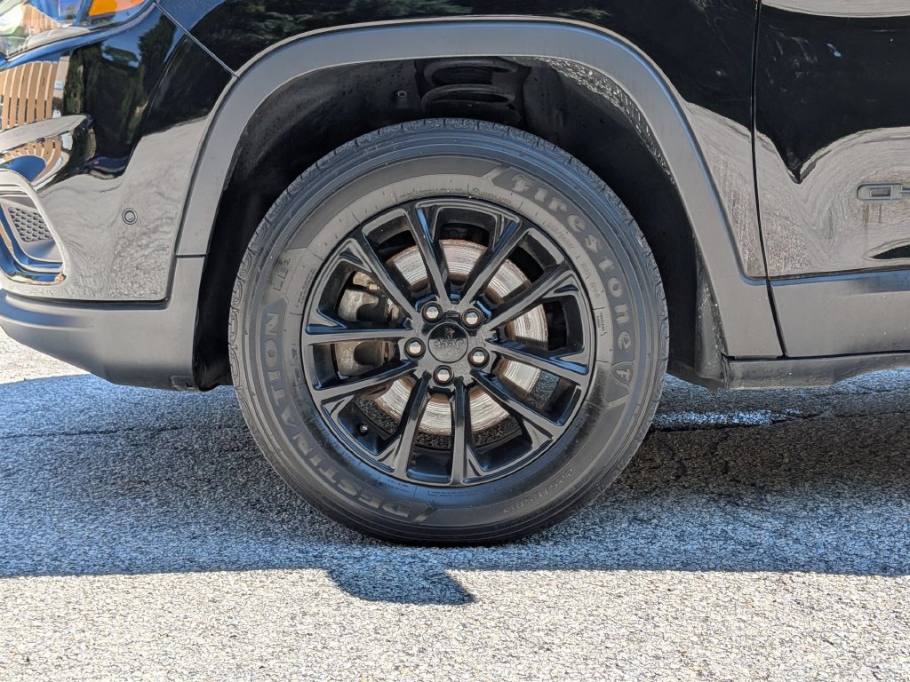 Certified 2023 Jeep Cherokee Altitude Lux AWD/4WD image 27