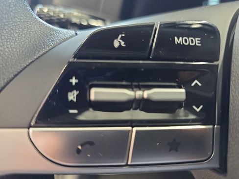 New 2026 Hyundai Elantra SE FWD image 17