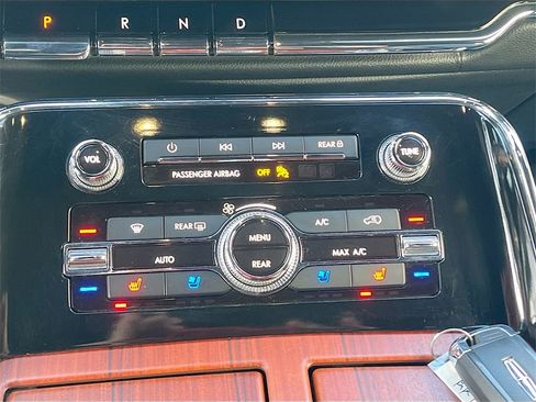 Used 2023 Lincoln Navigator L Reserve image 16