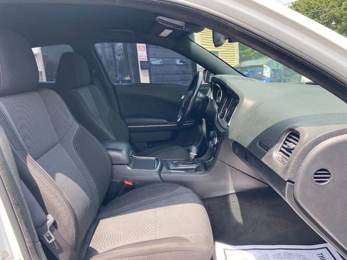 Used 2016 Dodge Charger SXT RWD image 29