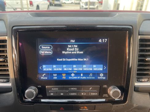 Used 2022 Nissan Frontier SV image 10