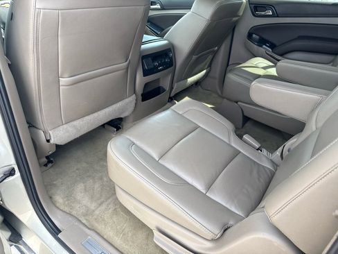 Used 2016 Chevrolet Suburban LT image 27