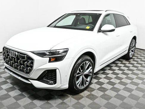 Used 2025 Audi Q8 Premium AWD/4WD image 3