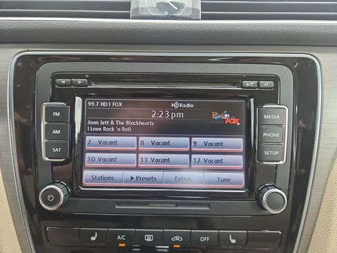 Used 2014 Volkswagen Passat TDI SE FWD image 22