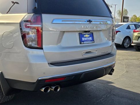 Used 2021 Chevrolet Tahoe Premier w/ Premium Package AWD/4WD image 5
