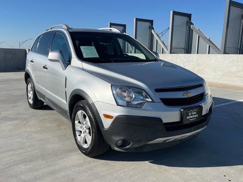 Used 2013 Chevrolet Captiva Sport LS image 3