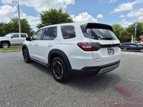 Used 2025 Honda Pilot EX-L image 4