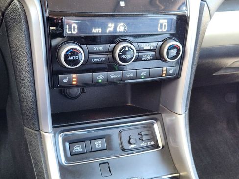 Used 2019 Subaru Ascent Limited AWD/4WD image 11