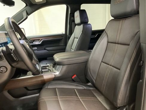 Used 2024 Chevrolet Silverado 1500 High Country w/ Technology Package image 11