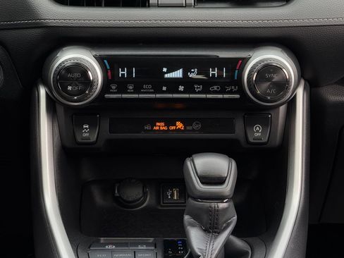 Used 2024 Toyota RAV4 XLE w/ Convenience Package image 20