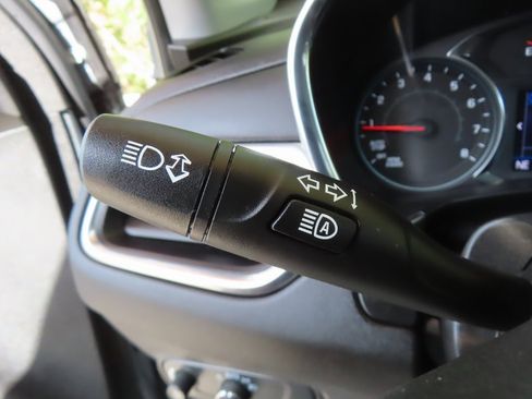 Used 2023 Chevrolet Equinox LT w/ Driver Convenience Package image 22