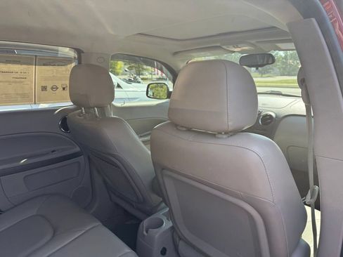 Used 2010 Chevrolet HHR LT FWD image 19