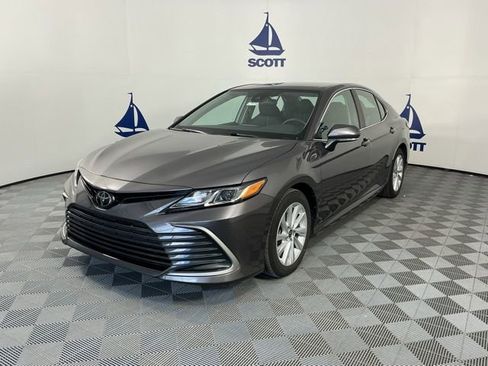 Used 2023 Toyota Camry LE FWD image 3