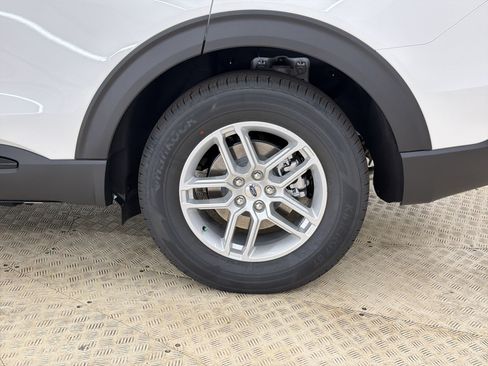 New 2026 Ford Explorer Active w/ Active Comfort Package RWD image 11