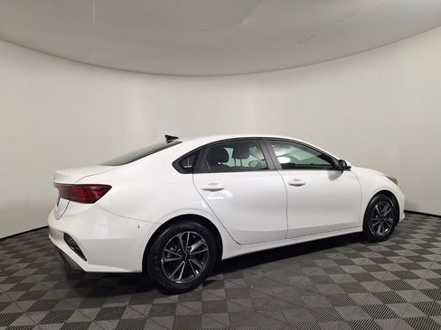 Used 2024 Kia Forte LXS FWD image 5