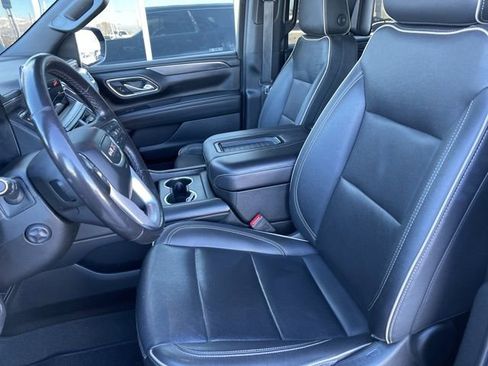 Used 2022 GMC Yukon XL SLT w/ SLT Premium Package image 13